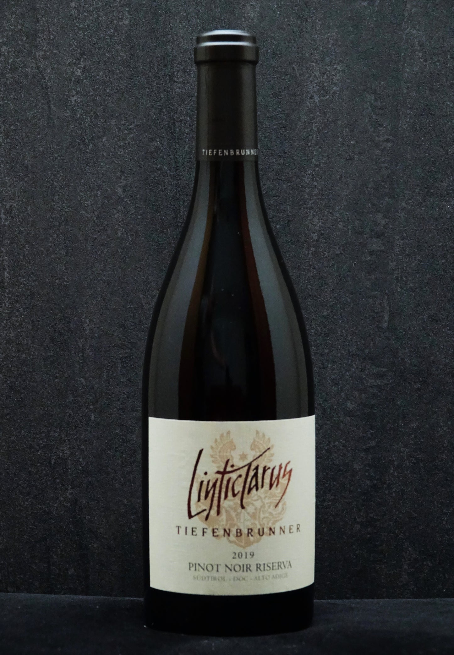 Flasche 2019 Tiefenbrunner Pinot Noir Riserva Linticlarus