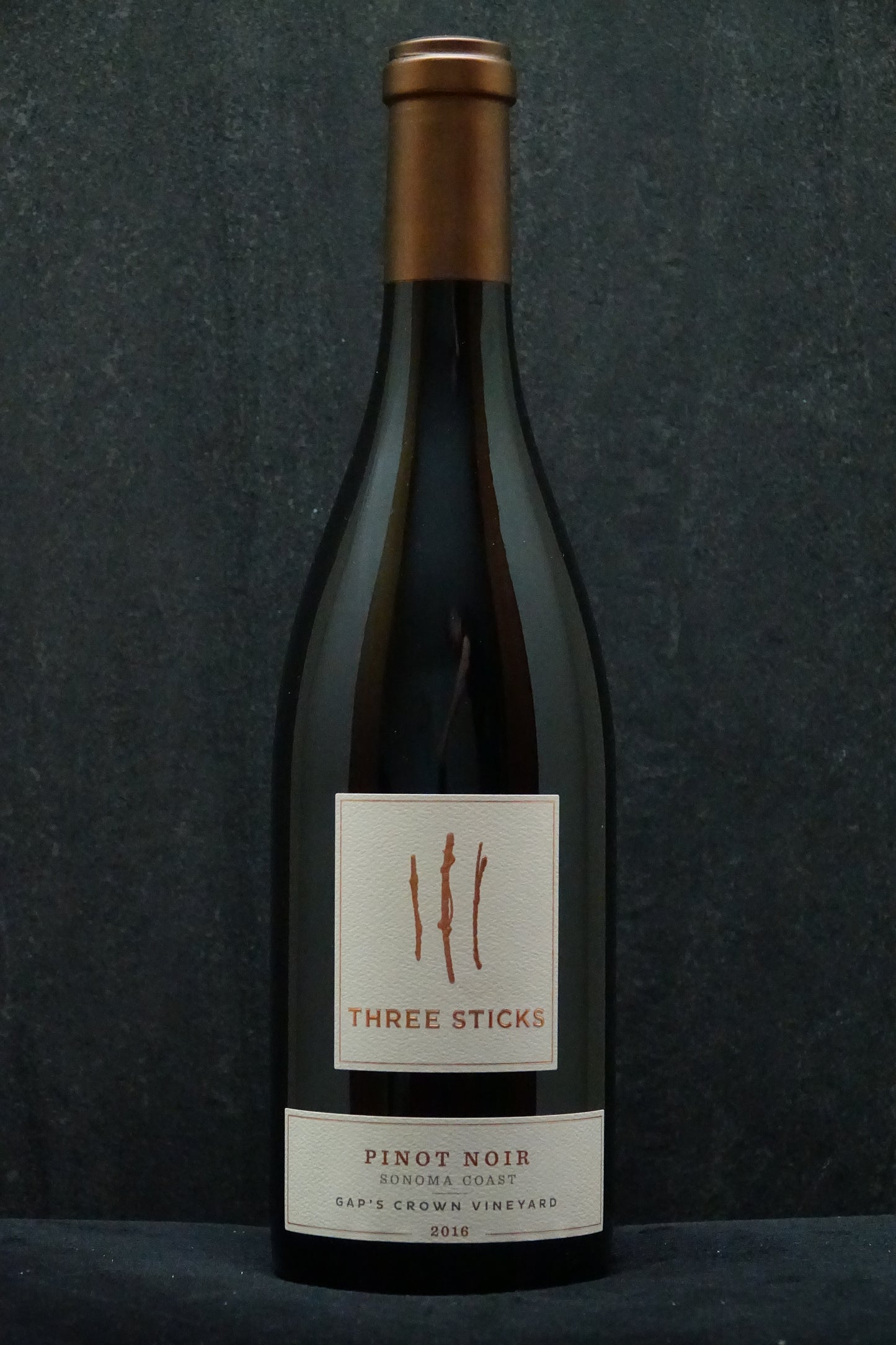 Flasche 2016 Three Sticks Pinot Noir Cap's Crown Vineyard